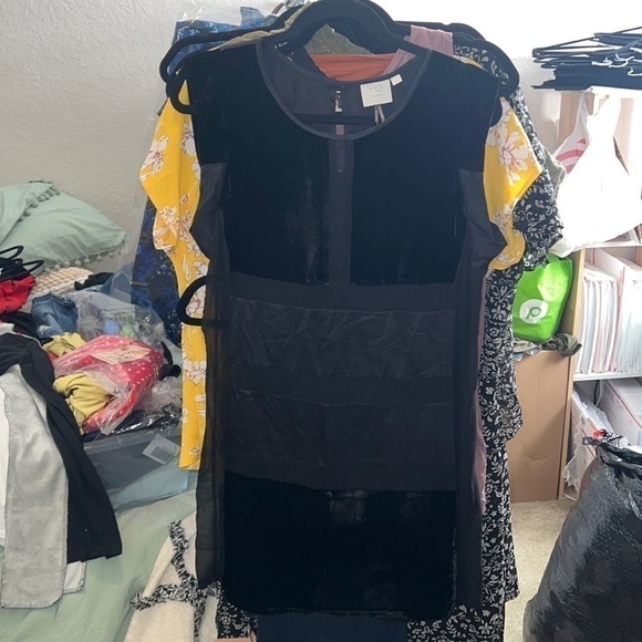 Hd IN PARIS BLACK DRESS - Picture 1 of 3